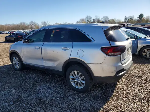 5XYPGDA33GG026980 2016 KIA SORENTO - Image 2