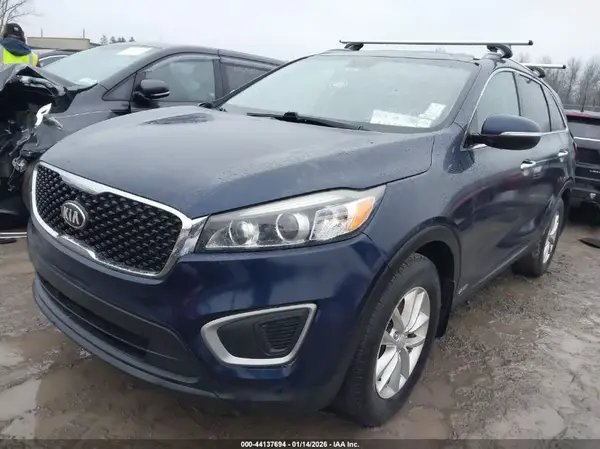 5XYPGDA33GG032231 2016 KIA SORENTO - Image 2