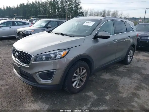 5XYPGDA33GG032374 2016 KIA SORENTO - Image 2
