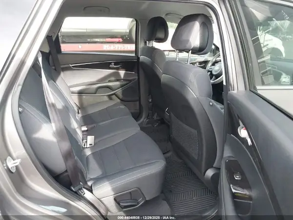 5XYPGDA33GG032374 2016 KIA SORENTO - Image 8