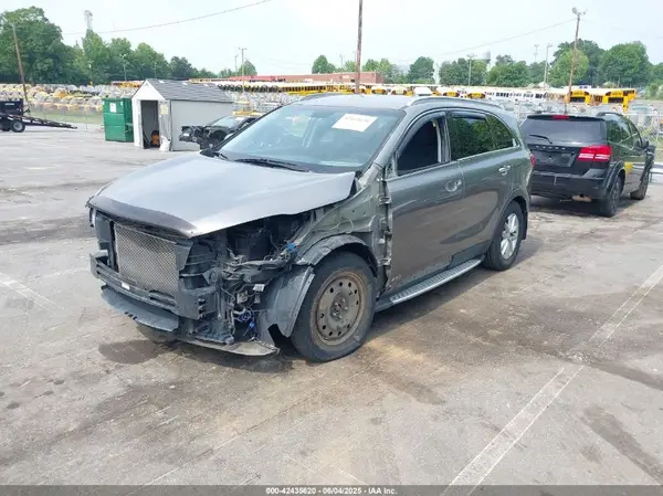 5XYPGDA33GG044573 2016 KIA SORENTO - Image 2