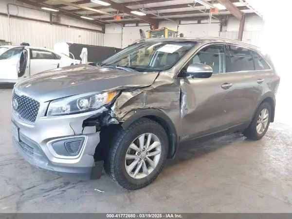 5XYPGDA33GG047263 2016 KIA SORENTO - Image 2