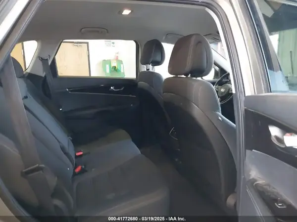 5XYPGDA33GG047263 2016 KIA SORENTO - Image 8