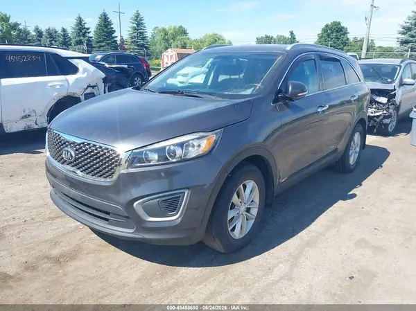 5XYPGDA33GG060921 2016 KIA SORENTO - Image 2