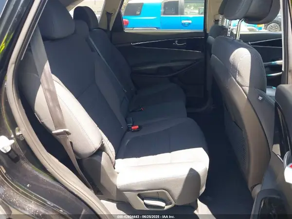 5XYPGDA33GG061356 2016 KIA SORENTO - Image 8