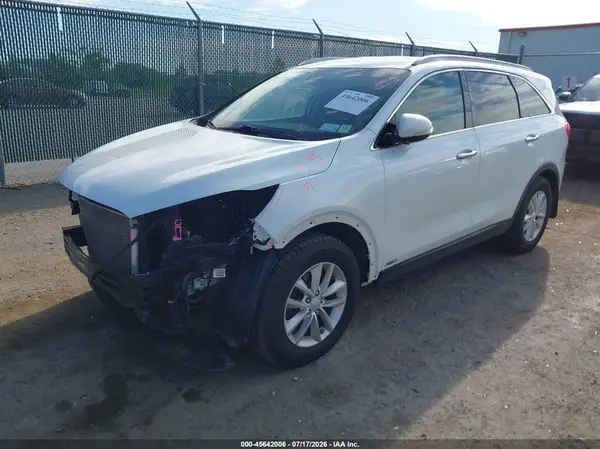 5XYPGDA33GG070025 2016 KIA SORENTO - Image 2