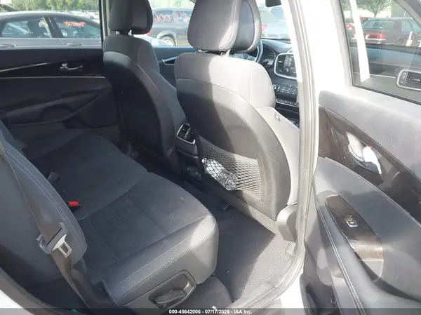 5XYPGDA33GG070025 2016 KIA SORENTO - Image 8