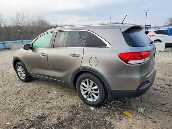 5XYPGDA33GG073068 2016 KIA SORENTO - Image 2