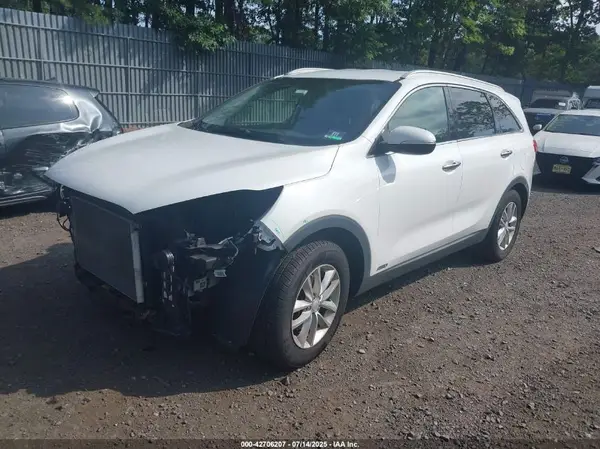5XYPGDA33GG077802 2016 KIA SORENTO - Image 2