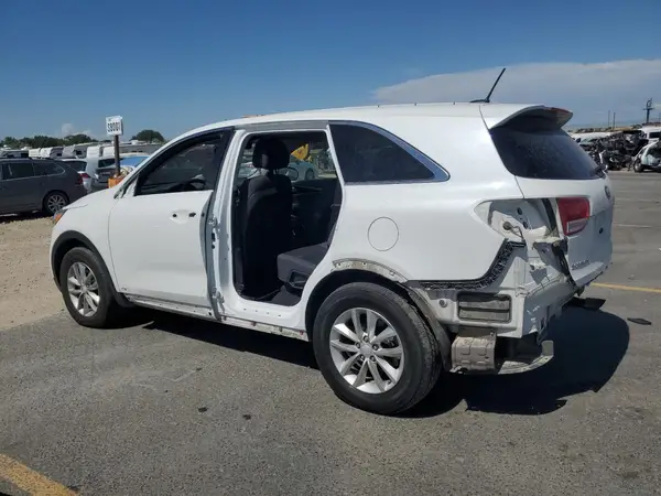 5XYPGDA33GG079808 2016 KIA SORENTO - Image 2
