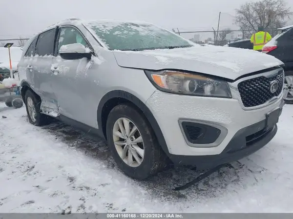 5XYPGDA33GG097841 2016 KIA SORENTO - Image 1