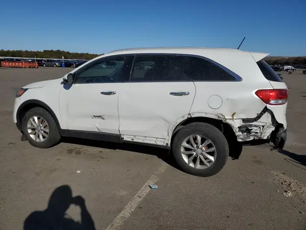 5XYPGDA33GG107641 2016 KIA SORENTO - Image 2