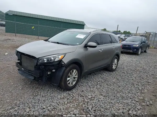 5XYPGDA33GG131034 2016 KIA SORENTO - Image 2