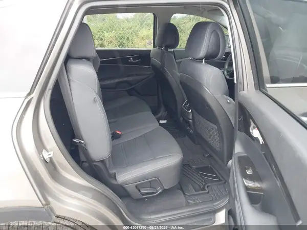 5XYPGDA33GG131034 2016 KIA SORENTO - Image 8