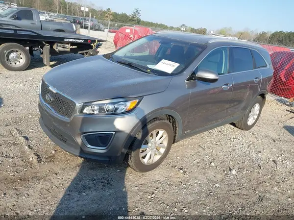 5XYPGDA33GG137142 2016 KIA SORENTO - Image 2