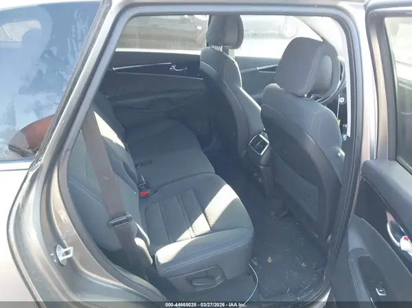 5XYPGDA33GG137142 2016 KIA SORENTO - Image 8
