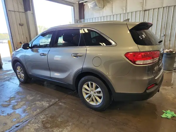 5XYPGDA33GG147122 2016 KIA SORENTO - Image 2