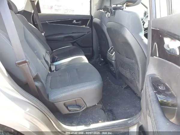 5XYPGDA33GG152045 2016 KIA SORENTO - Image 8