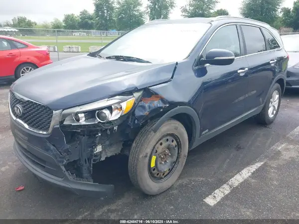 5XYPGDA33GG158847 2016 KIA SORENTO - Image 2