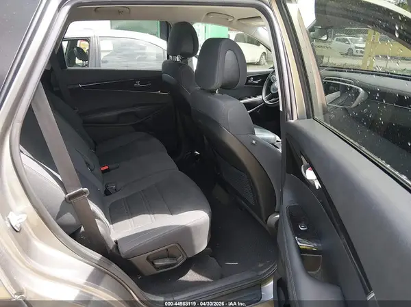 5XYPGDA33GG162705 2016 KIA SORENTO - Image 8