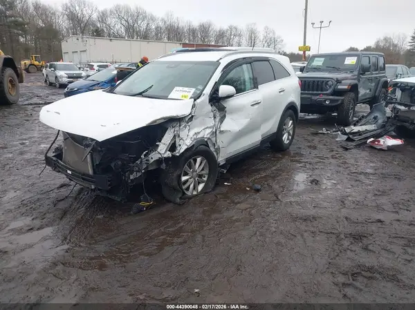 5XYPGDA33GG169573 2016 KIA SORENTO - Image 2