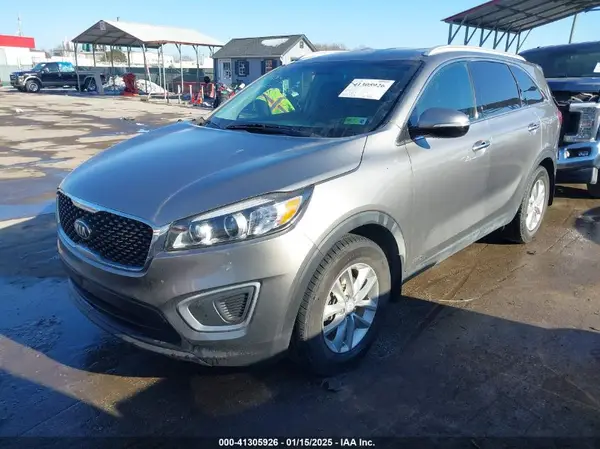 5XYPGDA33GG172957 2016 KIA SORENTO - Image 2