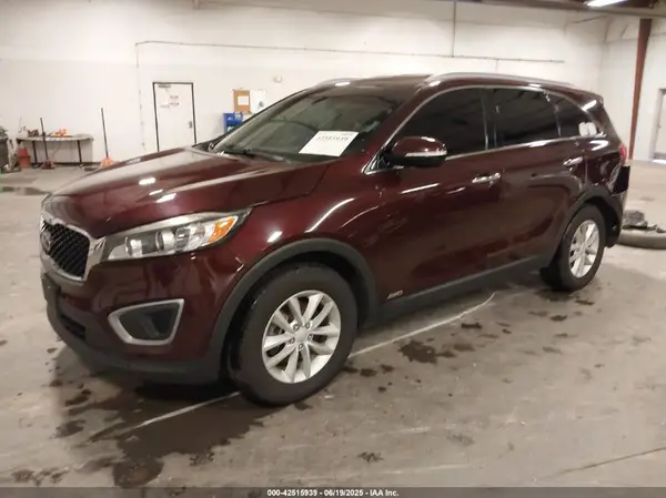 5XYPGDA33GG173882 2016 KIA SORENTO - Image 2