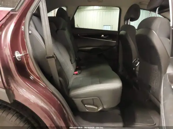 5XYPGDA33GG173882 2016 KIA SORENTO - Image 8