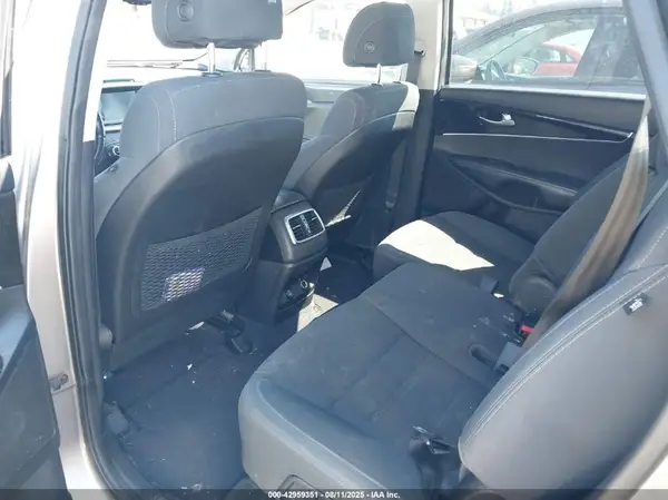 5XYPGDA33HG190506 2017 KIA SORENTO - Image 8