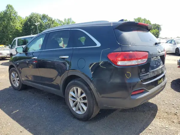 5XYPGDA33HG192983 2017 KIA SORENTO - Image 2