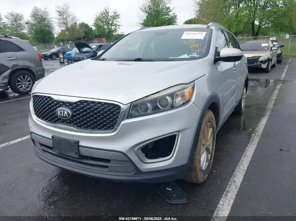 5XYPGDA33HG193292 2017 KIA SORENTO - Image 2