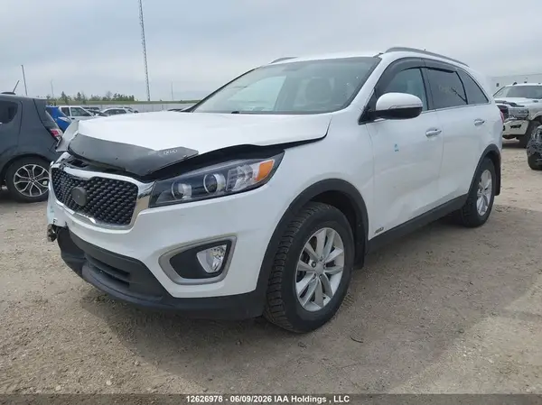 5XYPGDA33HG194197 2017 KIA SORENTO - Image 2