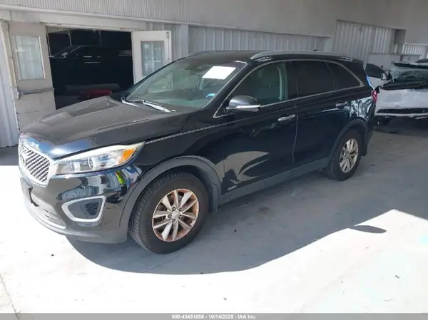 5XYPGDA33HG198248 2017 KIA SORENTO - Image 2
