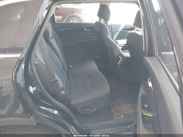 5XYPGDA33HG198248 2017 KIA SORENTO - Image 8
