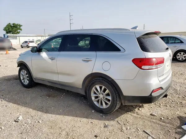 5XYPGDA33HG218403 2017 KIA SORENTO - Image 2