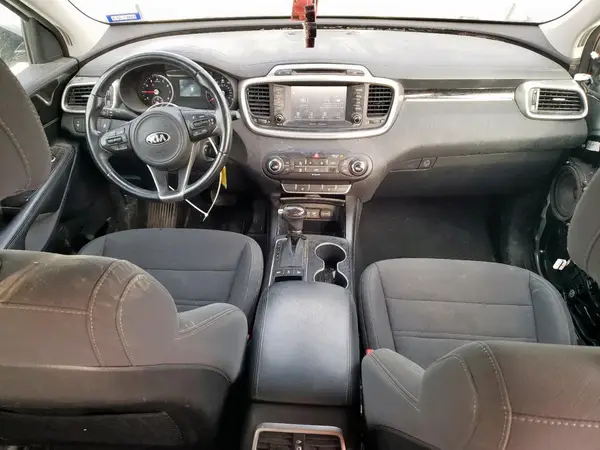 5XYPGDA33HG218403 2017 KIA SORENTO - Image 8