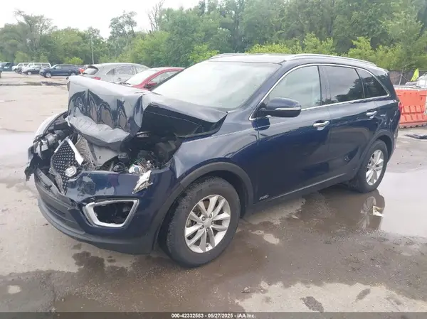 5XYPGDA33HG229224 2017 KIA SORENTO - Image 2