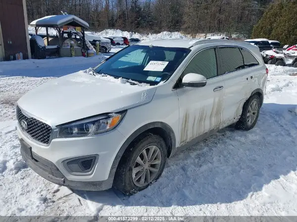 5XYPGDA33HG230101 2017 KIA SORENTO - Image 2