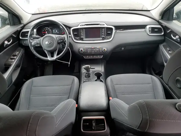 5XYPGDA33HG233158 2017 KIA SORENTO - Image 8