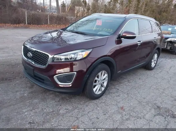 5XYPGDA33HG237534 2017 KIA SORENTO - Image 2