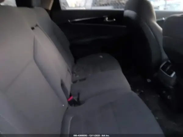 5XYPGDA33HG237534 2017 KIA SORENTO - Image 8