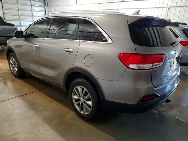 5XYPGDA33HG237906 2017 KIA SORENTO - Image 2