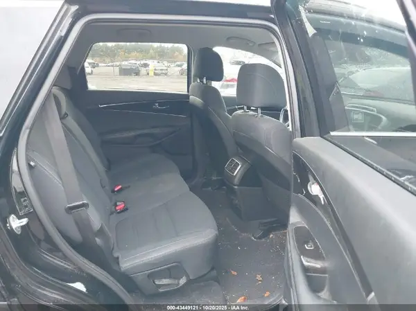 5XYPGDA33HG241535 2017 KIA SORENTO - Image 8