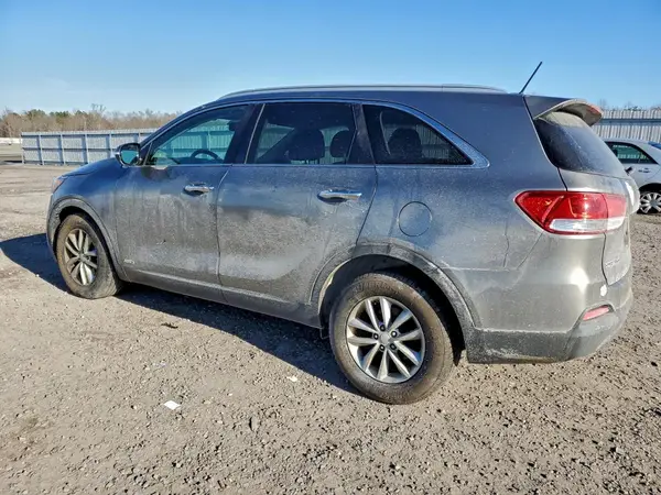 5XYPGDA33HG246105 2017 KIA SORENTO - Image 2