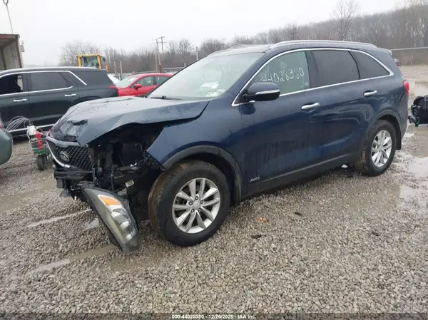 5XYPGDA33HG247335 2017 KIA SORENTO - Image 2