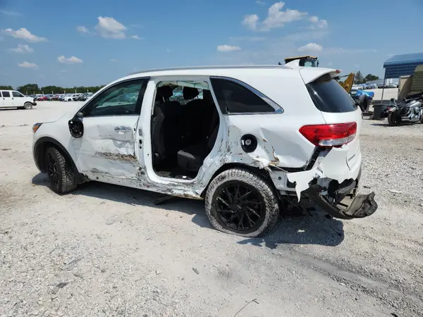 5XYPGDA33HG250154 2017 KIA SORENTO - Image 2