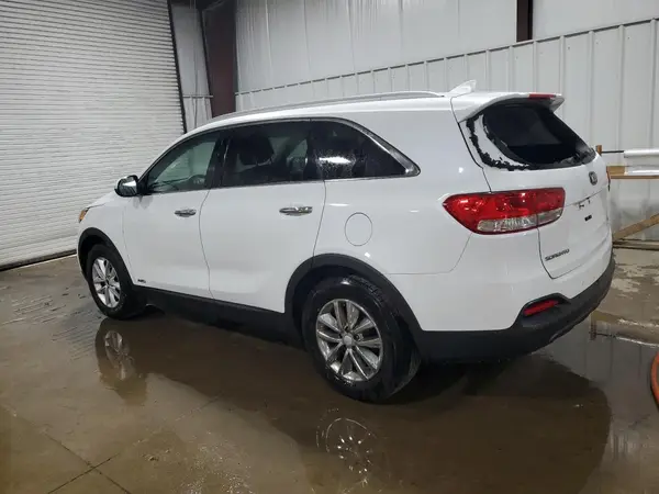 5XYPGDA33HG253023 2017 KIA SORENTO - Image 2
