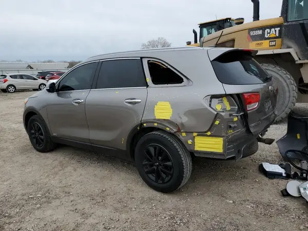 5XYPGDA33HG263843 2017 KIA SORENTO - Image 2