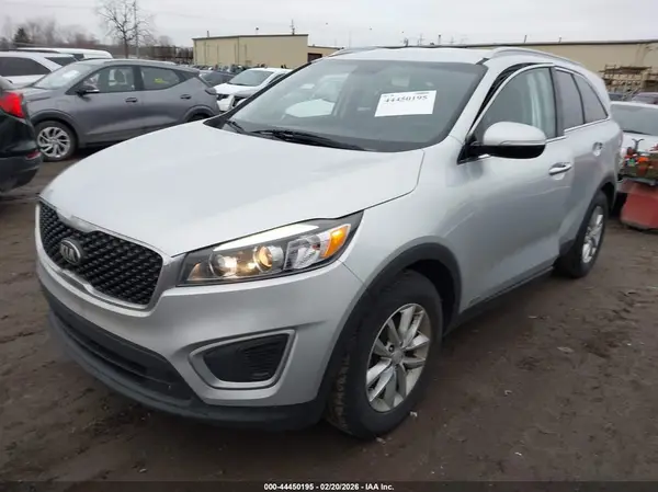 5XYPGDA33HG267133 2017 KIA SORENTO - Image 2