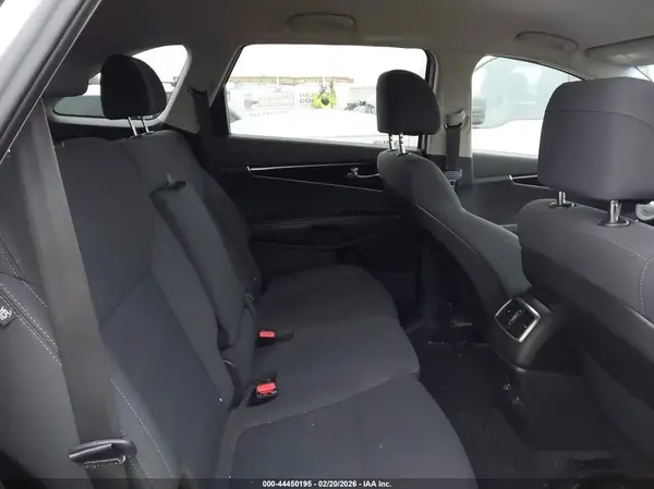 5XYPGDA33HG267133 2017 KIA SORENTO - Image 8